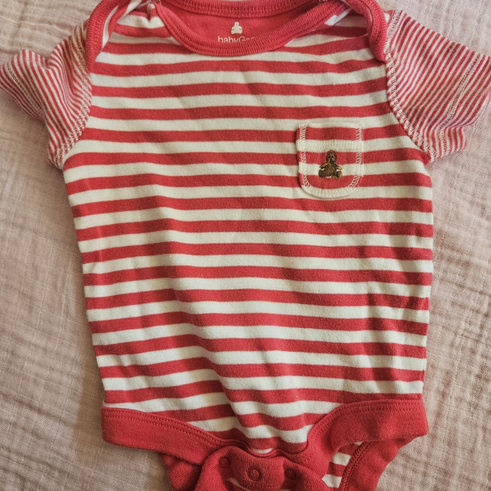 🎁🎁3/$20🎁🎁Snow White and Floral Kids One Piece Set - Picture 10 of 13